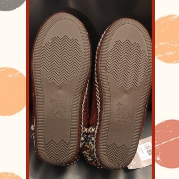 THE ORIGINAL MUK LUKS SLIPPERS. (SOLD SOLD SOLD) NO LONGER AVAILABLE - Picture 3 of 6